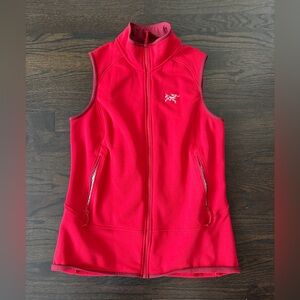 Women’s Arc'teryx Kyanite Red Sleeveless Fleece Zip Vest